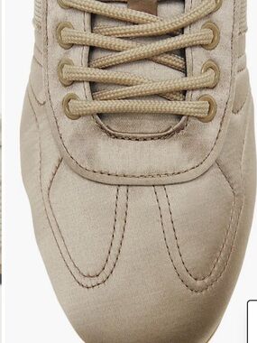 Alohas Taupe sneakers size 9